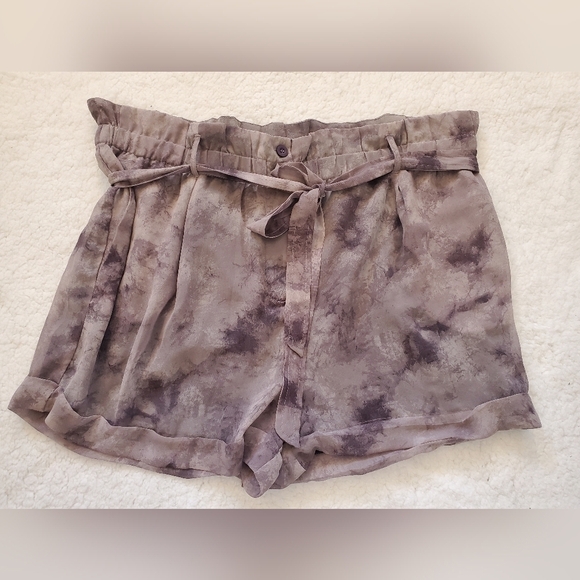 Bundle Only: W118 Walter Baker Adrienne Shorts Size L Purple Tie-Dye - Picture 1 of 16